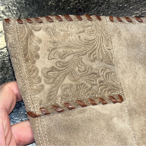 Luichiny ITALY 40 TAN SUEDE leather tall boots Embossed FLOWERS Square Toe 7 USA - Picture 4 of 16